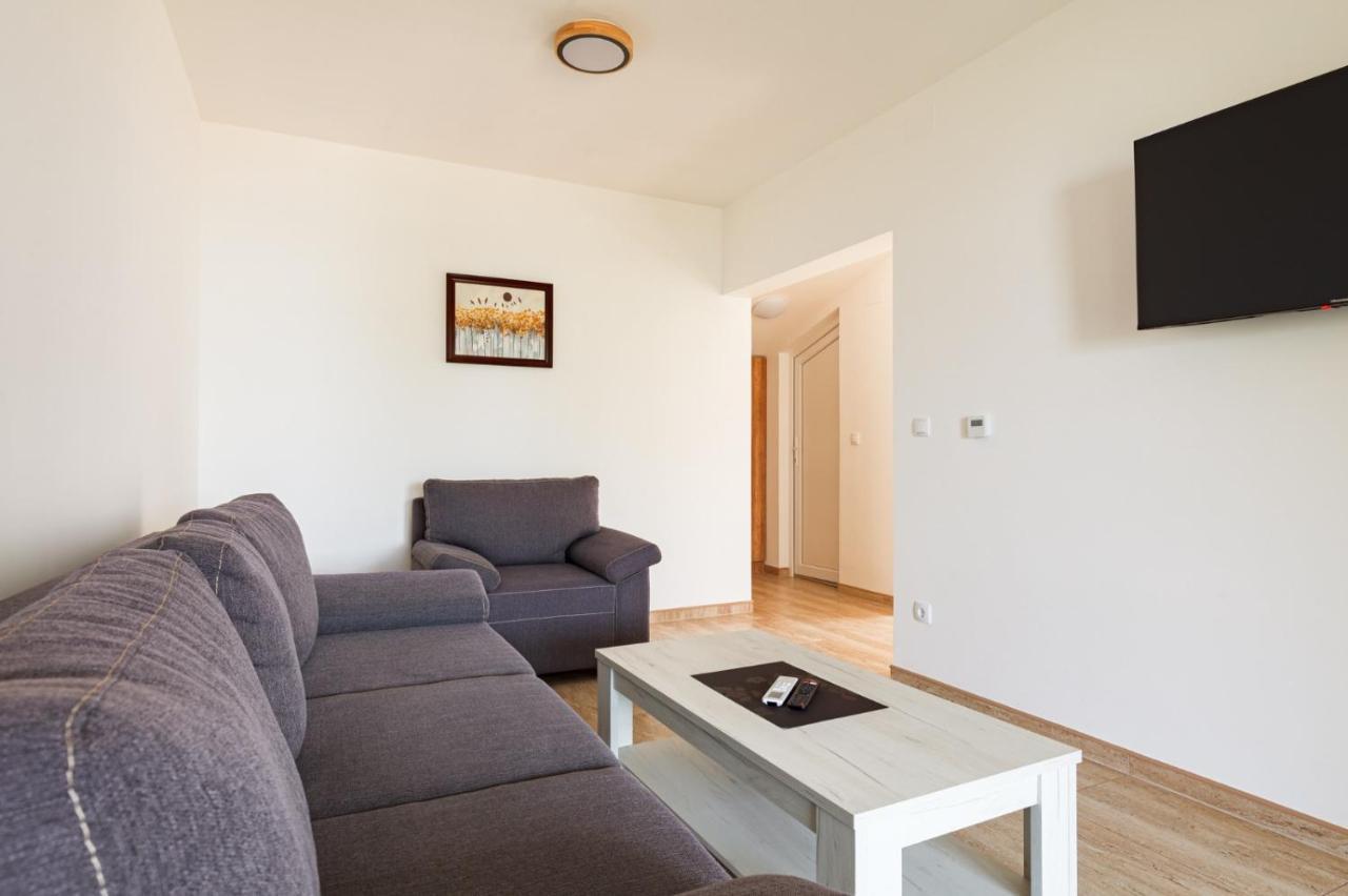 גולובאץ Apartmani Porto מראה חיצוני תמונה